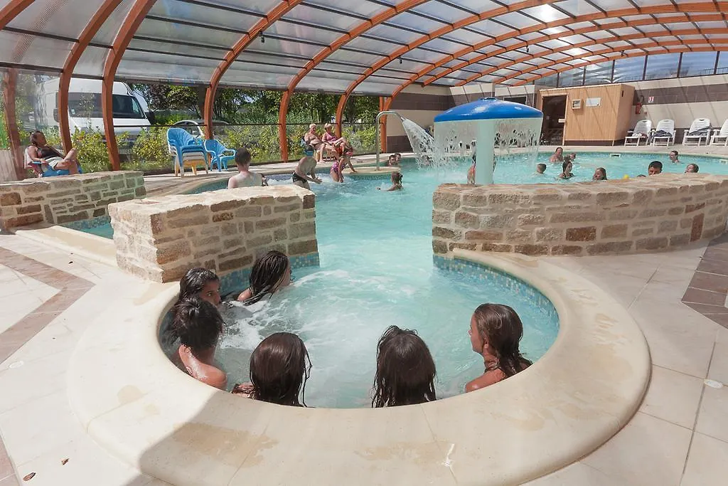 Camping Du Poulquer Villa Benodet Campsite