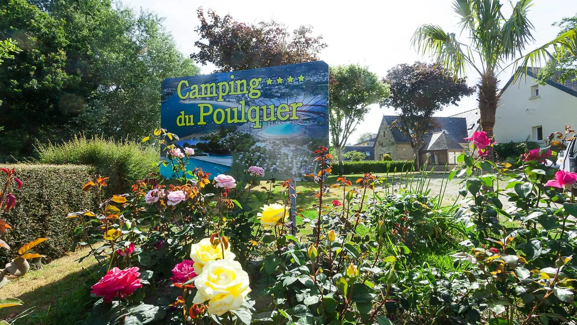Campsite Camping Du Poulquer Villa Benodet