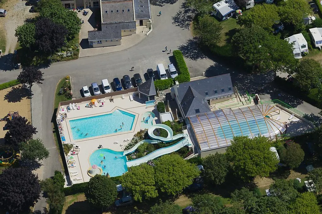 Camping Du Poulquer Villa Benodet Campsite